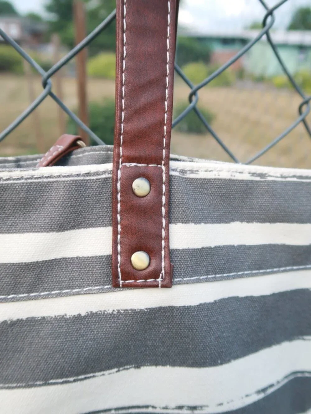 Maika carryall tote